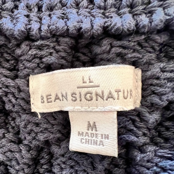 L.L. Bean Signature Women’s Cable Knit Sweater, size M , Navy Blue - Picture 4 of 5